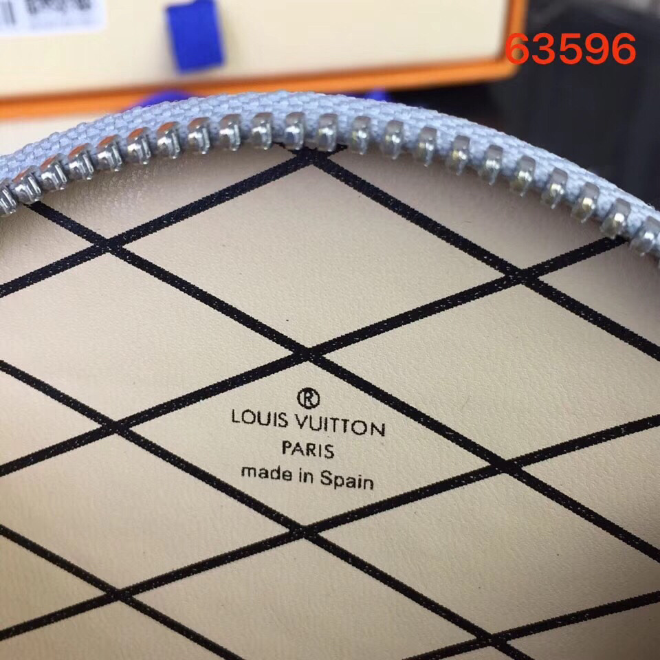 LV MICRO BOITE CHAPEAU M63596