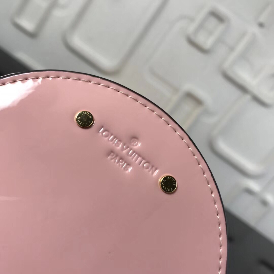 LV MICRO BOITE CHAPEAU M63597