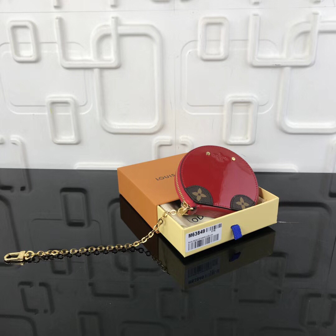 LV MICRO BOITE CHAPEAU M63597