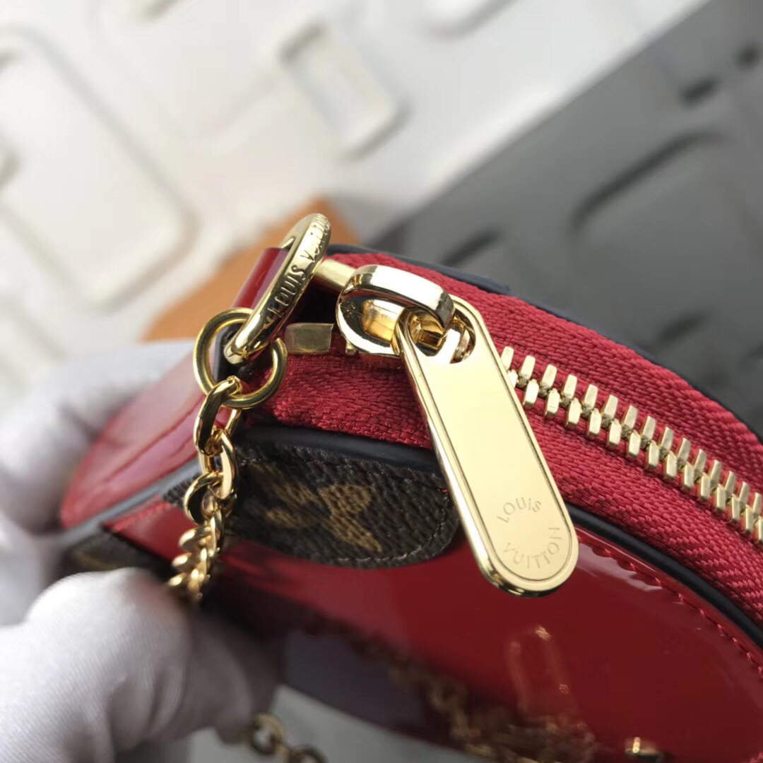 LV MICRO BOITE CHAPEAU M63597