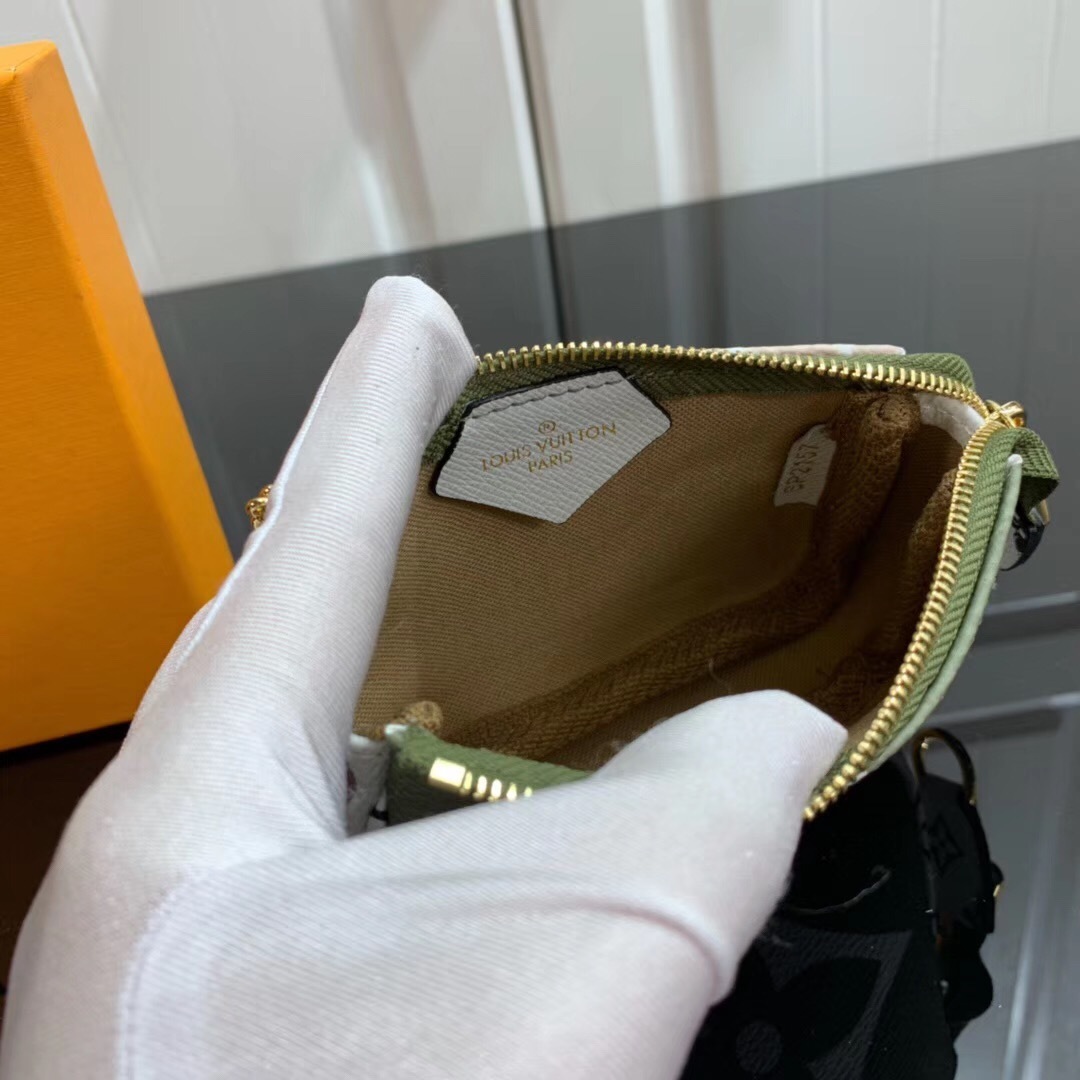 LV MICRO POCHETTE ACCESSOIRES M67579