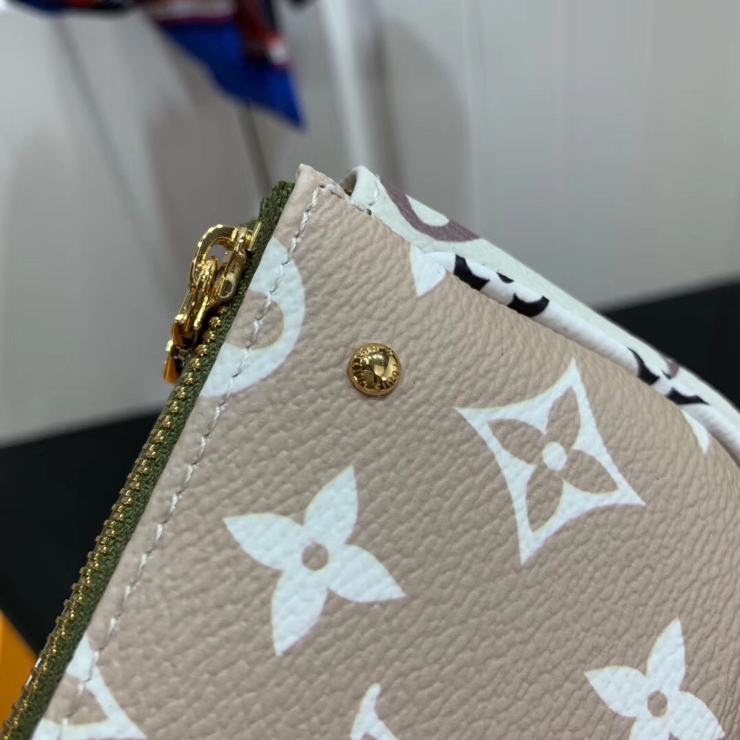 LV MICRO POCHETTE ACCESSOIRES M67579