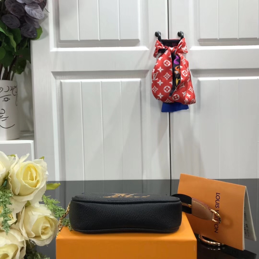 LV MICRO POCHETTE ACCESSOIRES M67579A