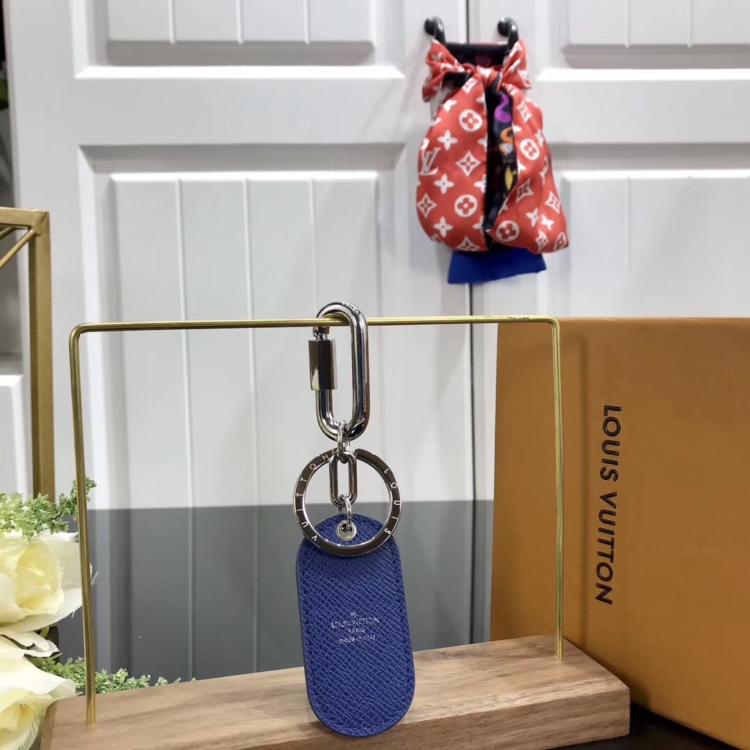 LV MILITARY TAB CHARM AND KEY HOLDER M67781