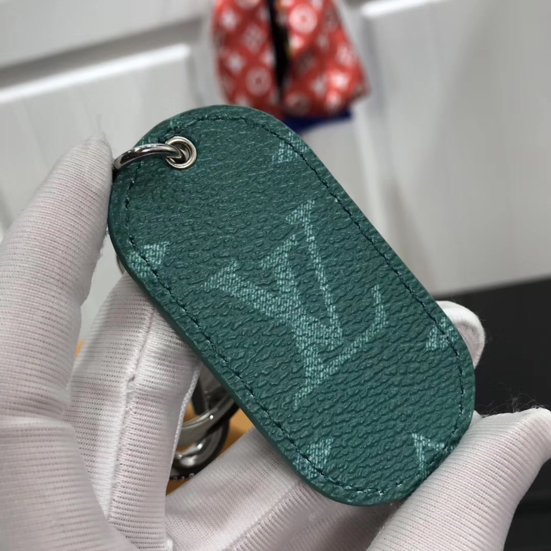 LV MILITARY TAB CHARM AND KEY HOLDER M67781