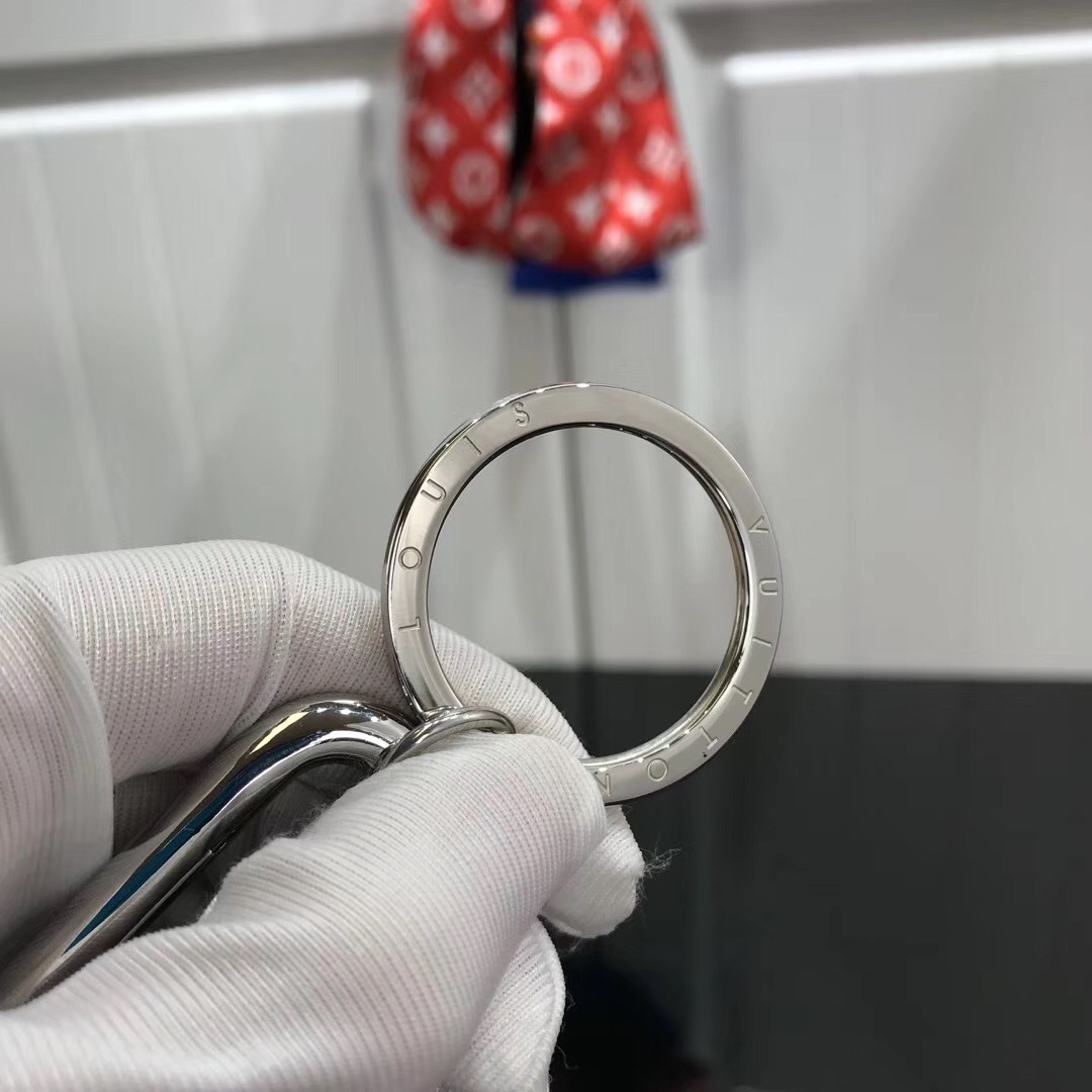 LV MILITARY TAB CHARM AND KEY HOLDER M67781