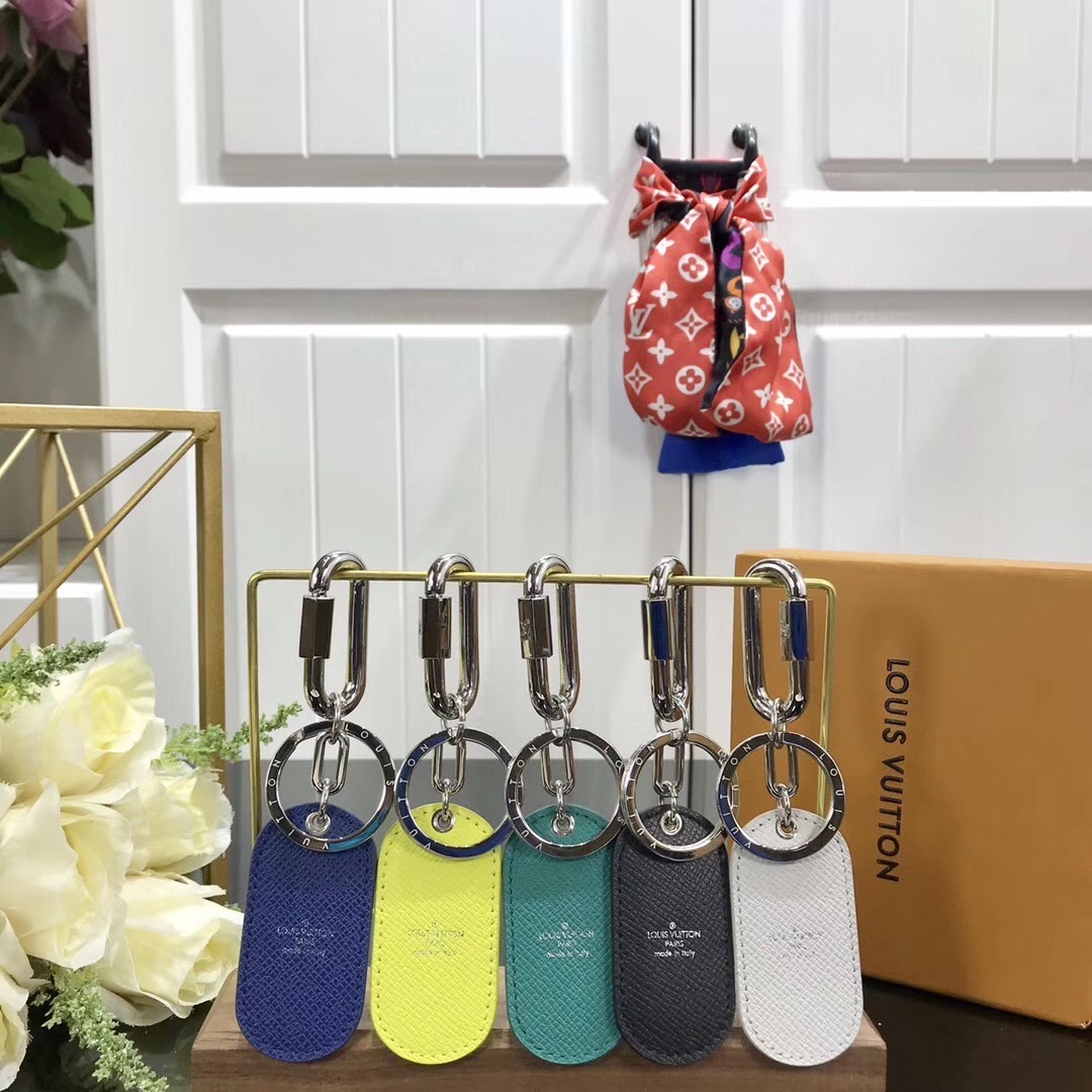 LV MILITARY TAB CHARM AND KEY HOLDER M67781