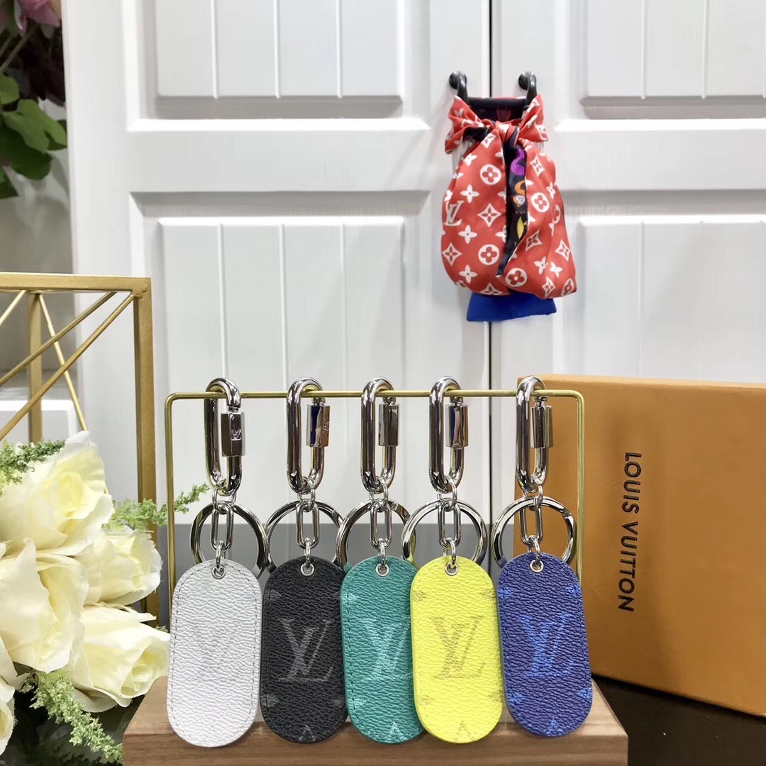 LV MILITARY TAB CHARM AND KEY HOLDER M67781