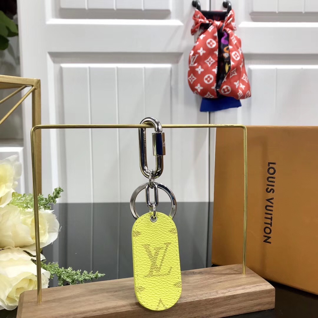 LV MILITARY TAB CHARM AND KEY HOLDER M67781