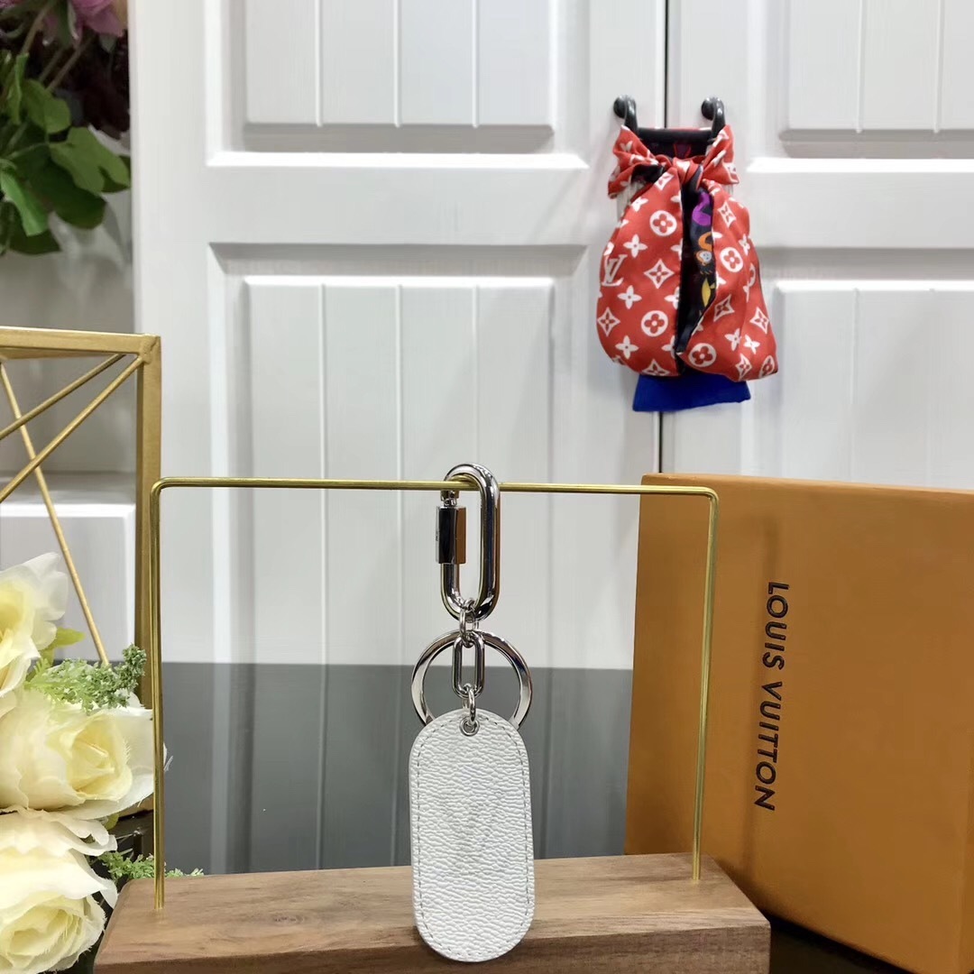 LV MILITARY TAB CHARM AND KEY HOLDER M67781