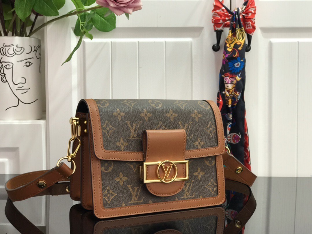 LV MINI DAUPHINE M44580