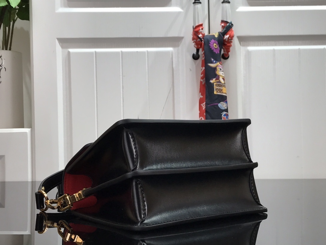 LV MINI DAUPHINE M45889