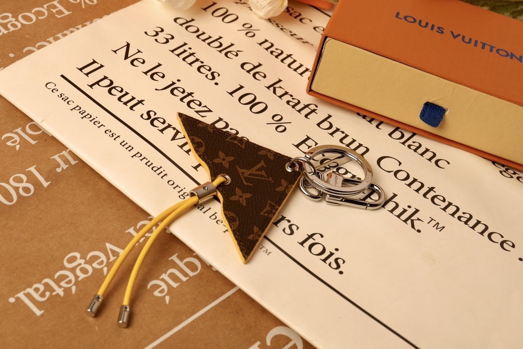 LV MINI ICON KITE BAG CHARM AND KEY HOLDER MP2625