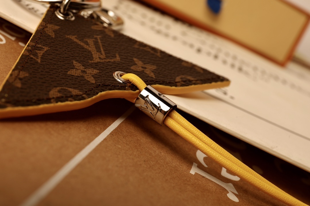 LV MINI ICON KITE BAG CHARM AND KEY HOLDER MP2625