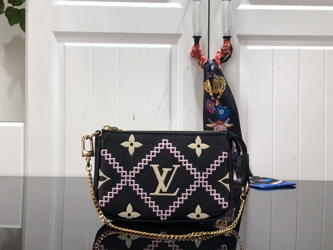LV MINI POCHETTE ACCESSOIRES M81140