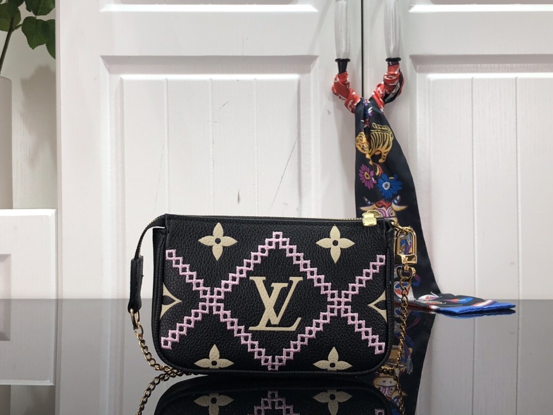 LV MINI POCHETTE ACCESSOIRES M81140