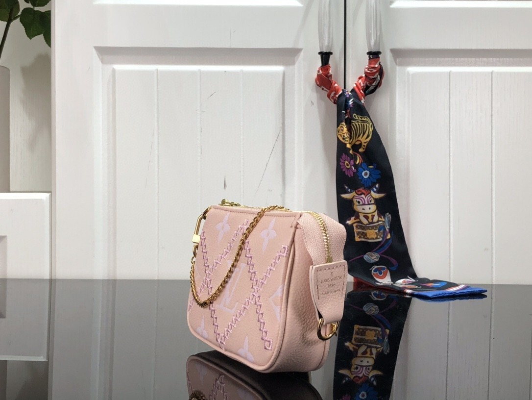 LV MINI POCHETTE ACCESSOIRES M81140