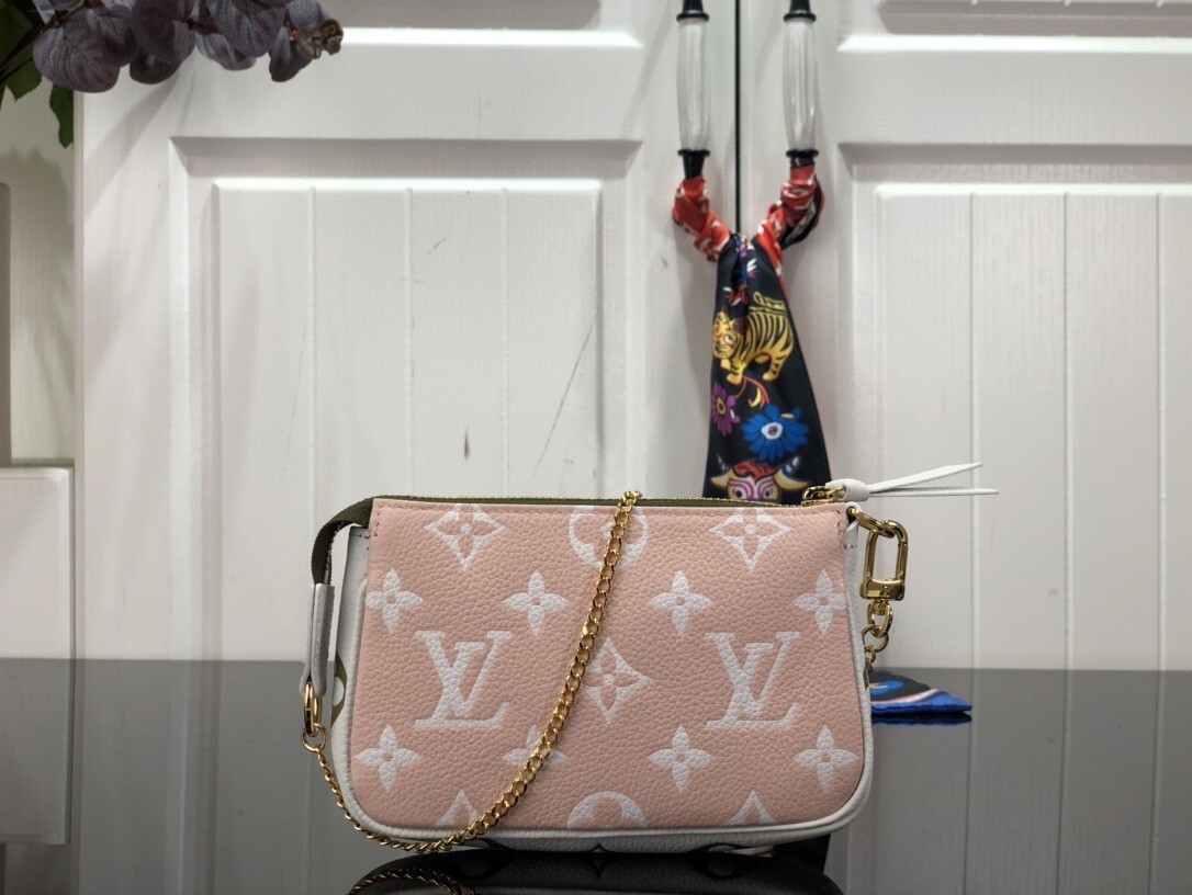 LV MINI POCHETTE ACCESSOIRES M81284 