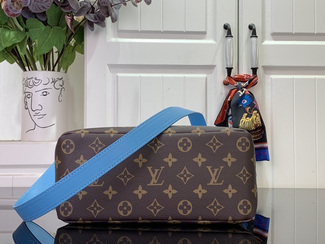 LV MINI SHOPPER TOTE m13925