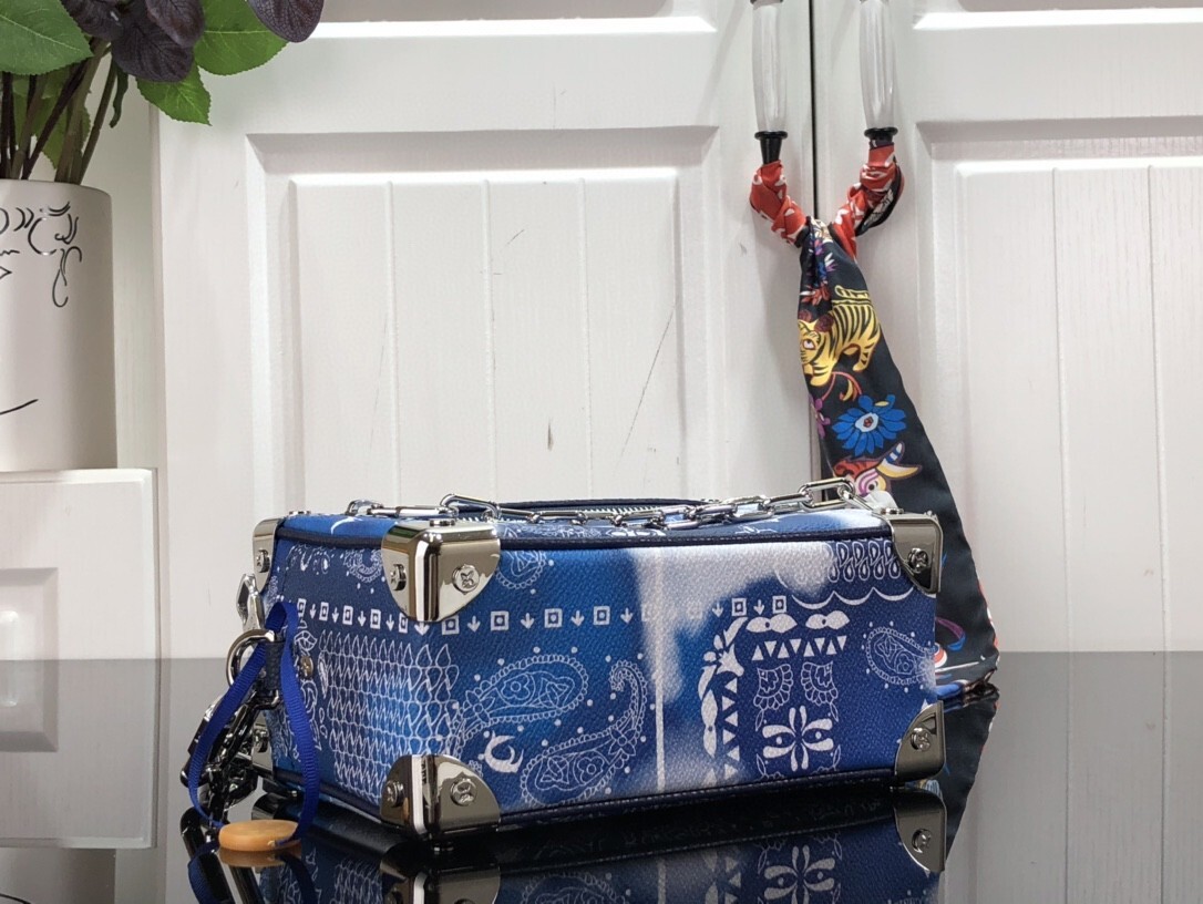 LV MINI SOFT TRUNK M20557