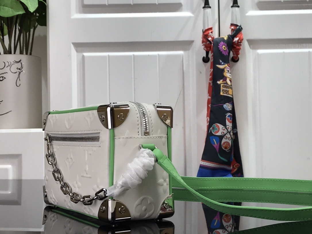 LV MINI SOFT TRUNK M44480BL