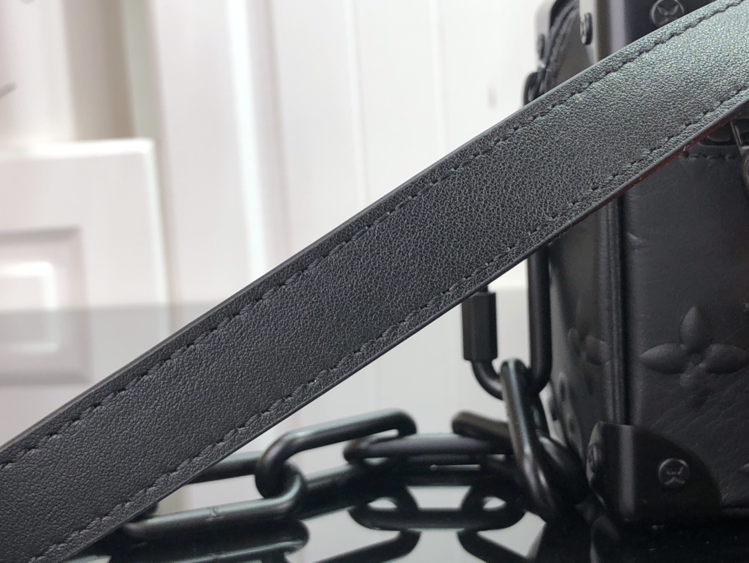 LV MINI SOFT TRUNK M58906