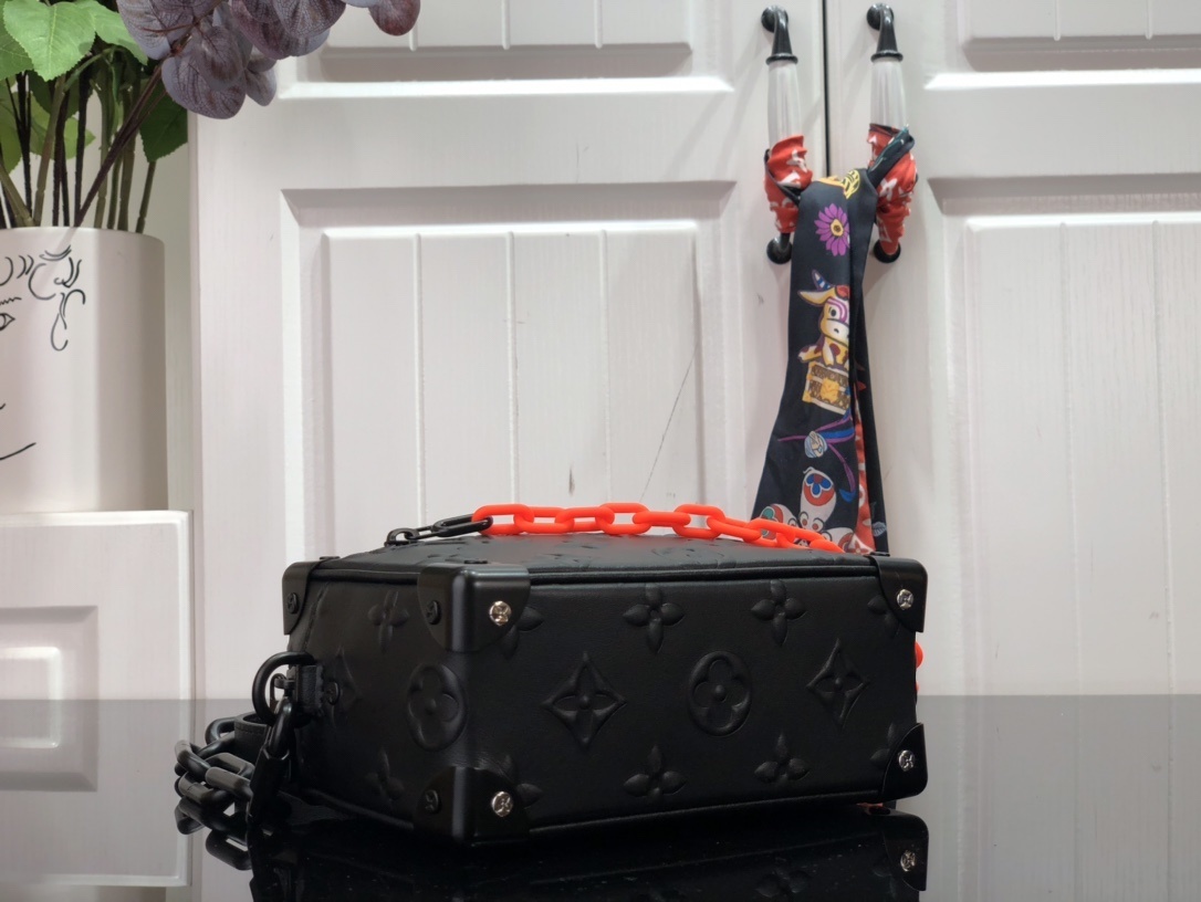 LV MINI SOFT TRUNK M58906