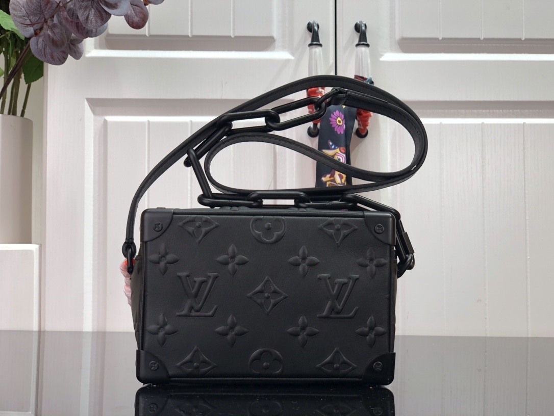 LV MINI SOFT TRUNK M58906
