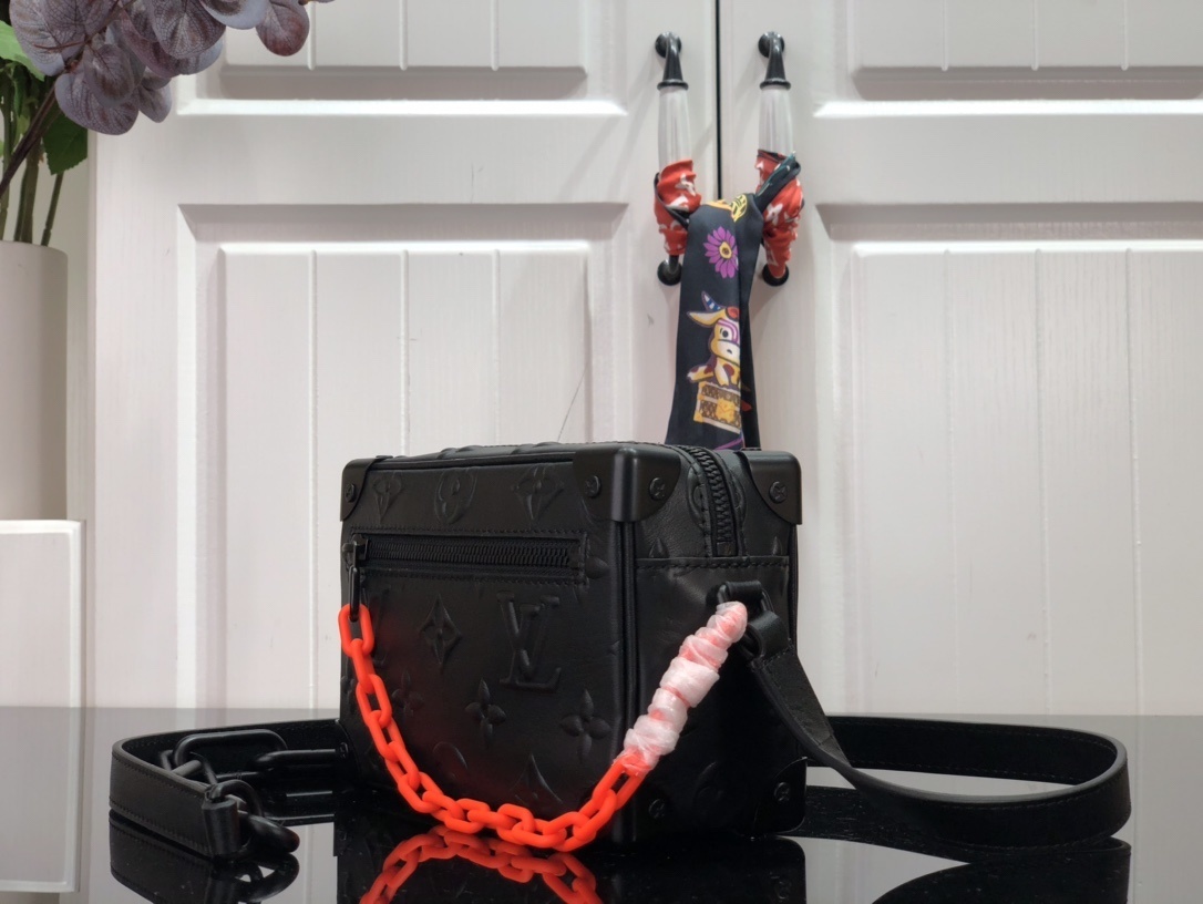 LV MINI SOFT TRUNK M58906