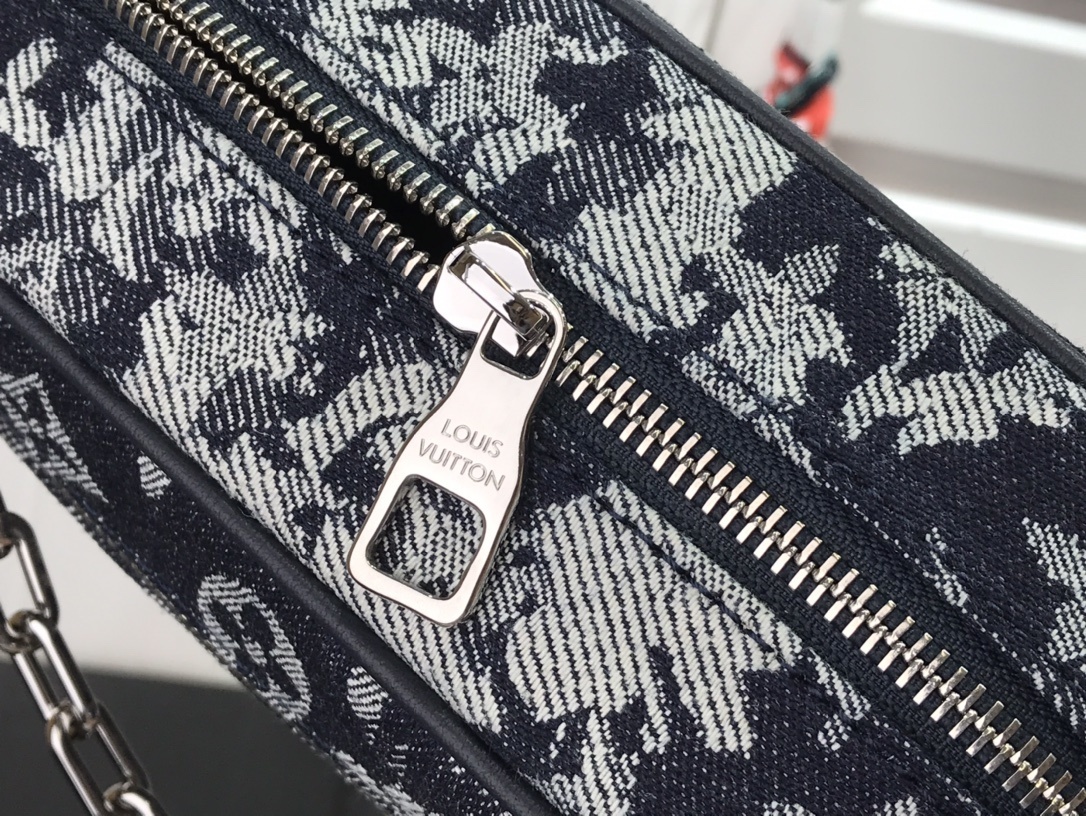 LV MINI SOFT TRUNK M80033