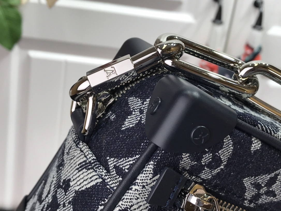 LV MINI SOFT TRUNK M80033