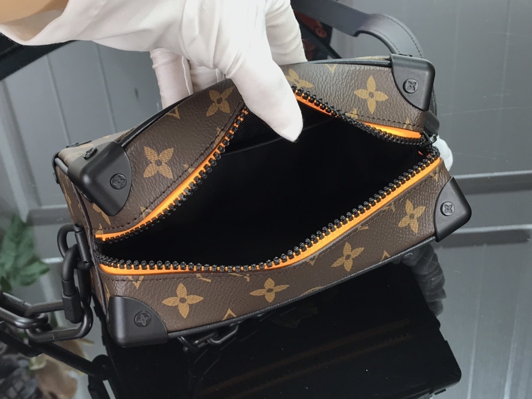 LV MINI SOFT TRUNK M80159