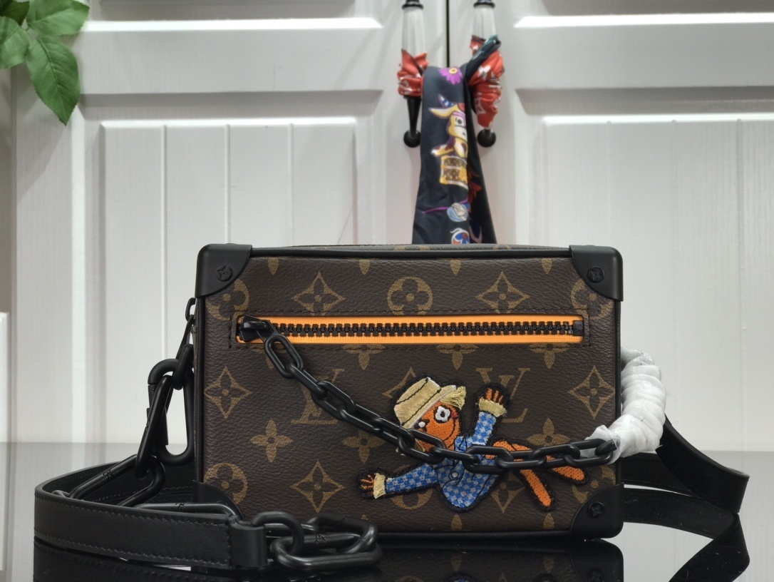 LV MINI SOFT TRUNK M80159