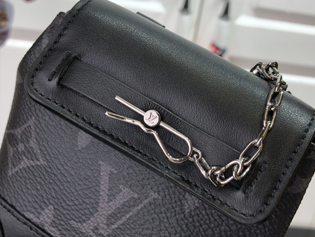 LV MINI STEAMER POUCH M00340