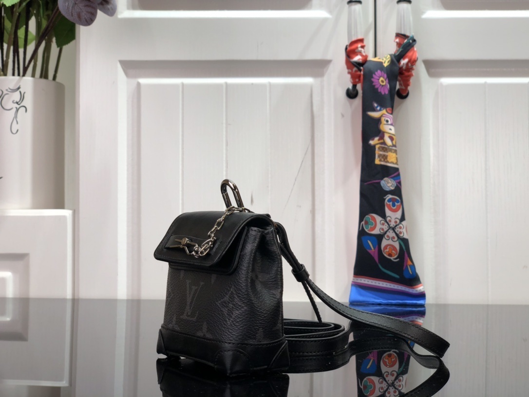 LV MINI STEAMER POUCH M00340