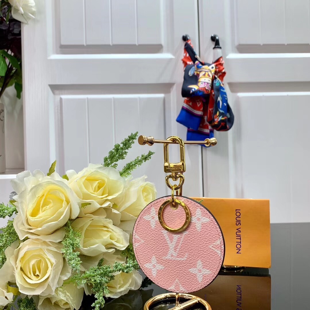 LV MONOGRAM GIANT BAG CHARM AND KEY HOLDER M67848