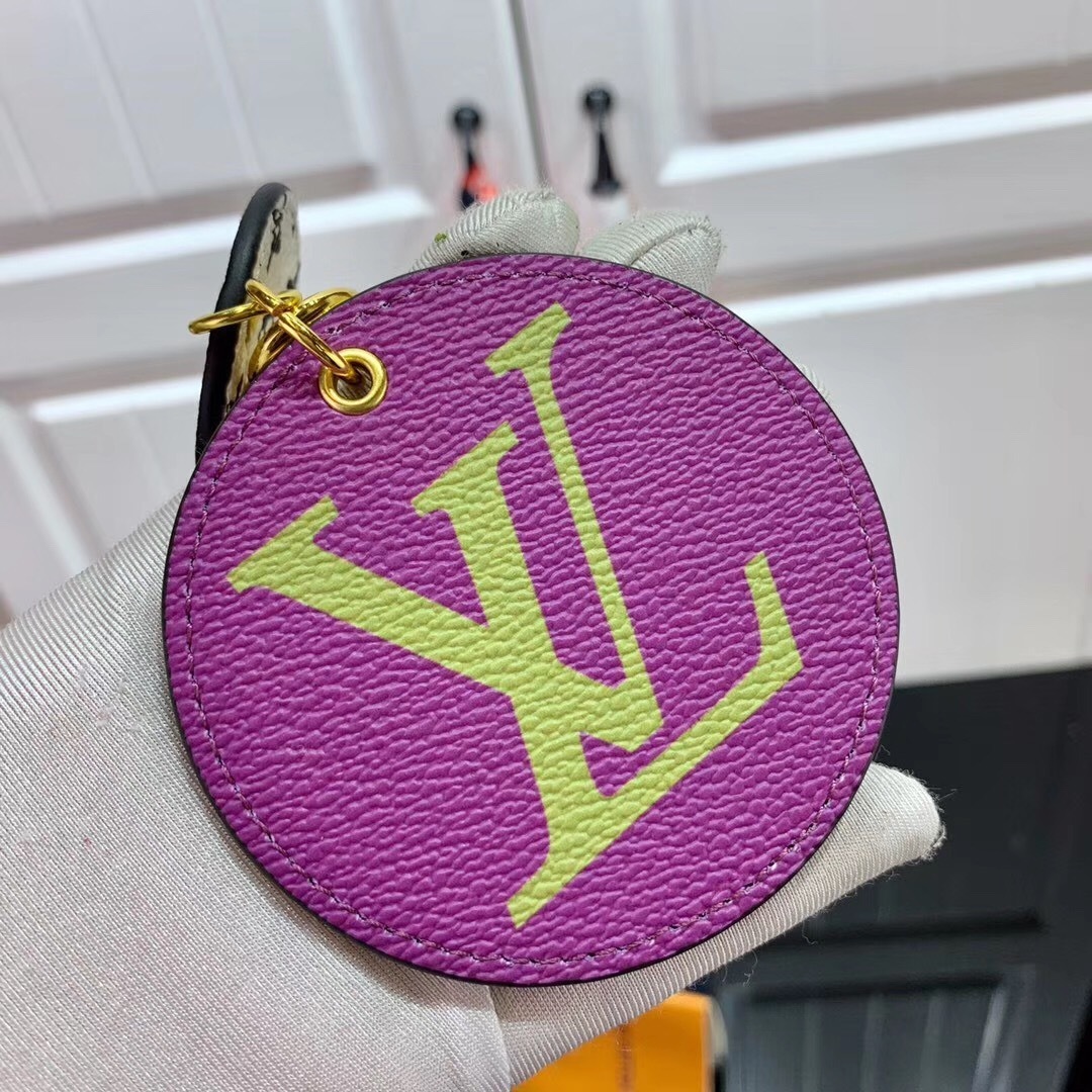 LV MONOGRAM GIANT BAG CHARM AND KEY HOLDER M67848