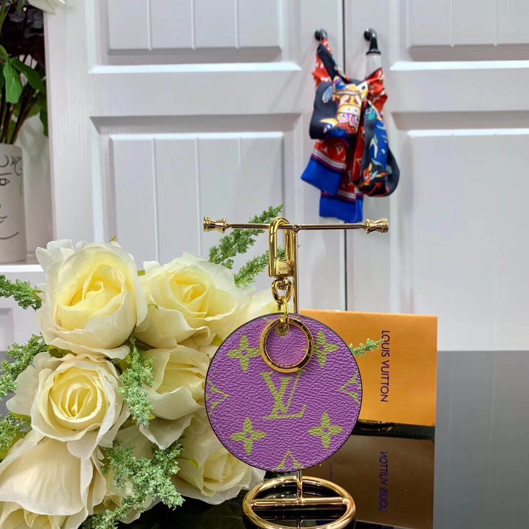 LV MONOGRAM GIANT BAG CHARM AND KEY HOLDER M67848