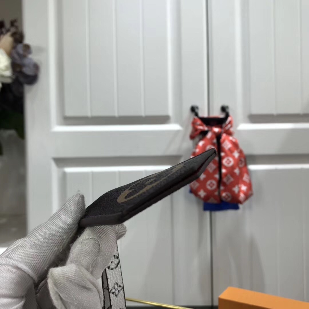 LV MONOGRAM GIANT OVERSIZE KEY CASE M67849