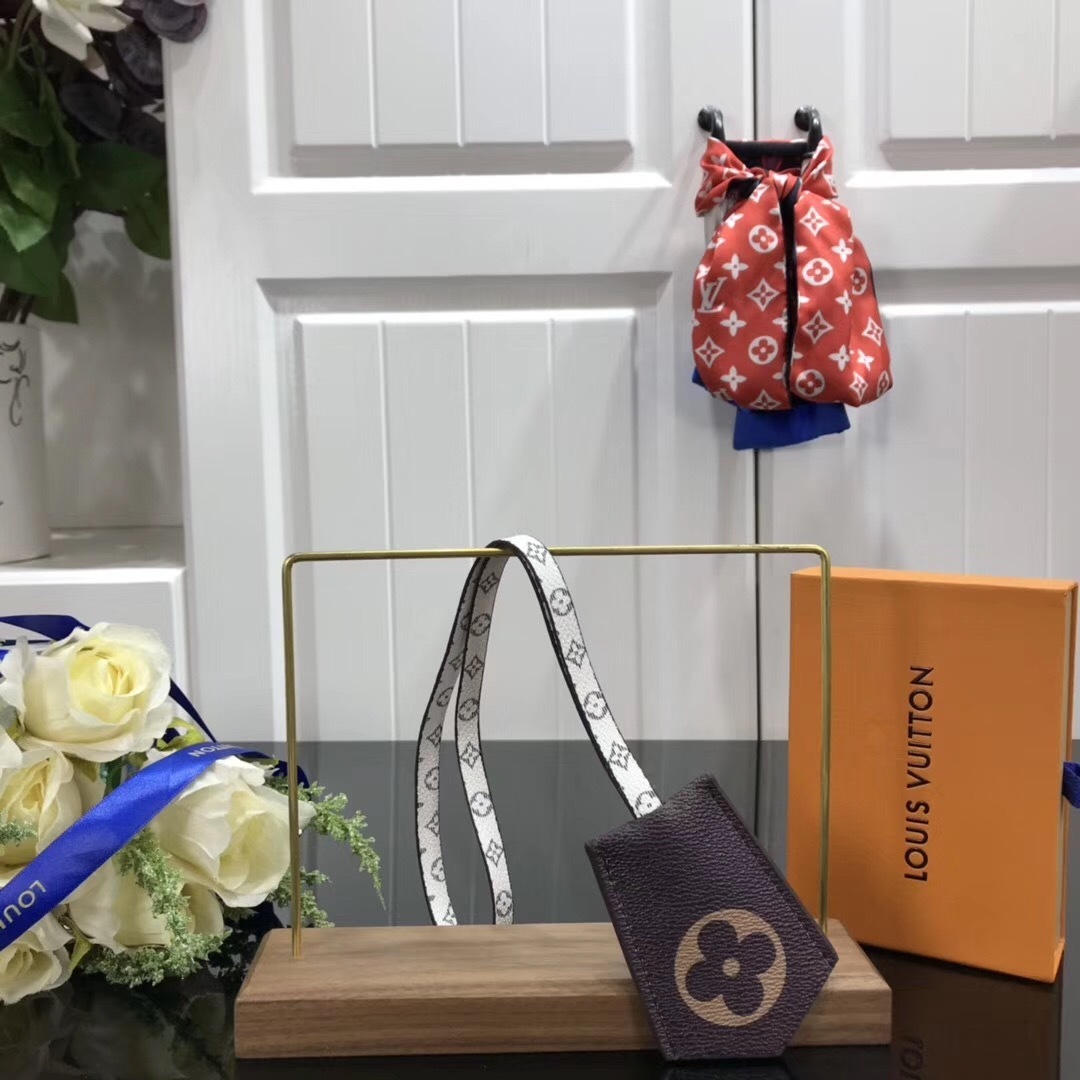 LV MONOGRAM GIANT OVERSIZE KEY CASE M67849