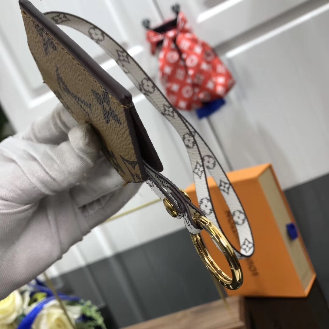 LV MONOGRAM GIANT OVERSIZE KEY CASE M67849