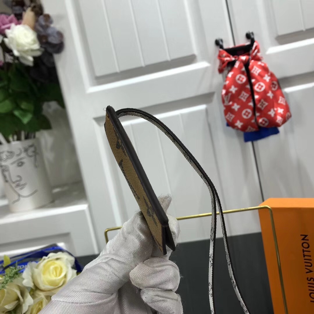 LV MONOGRAM GIANT OVERSIZE KEY CASE M67849