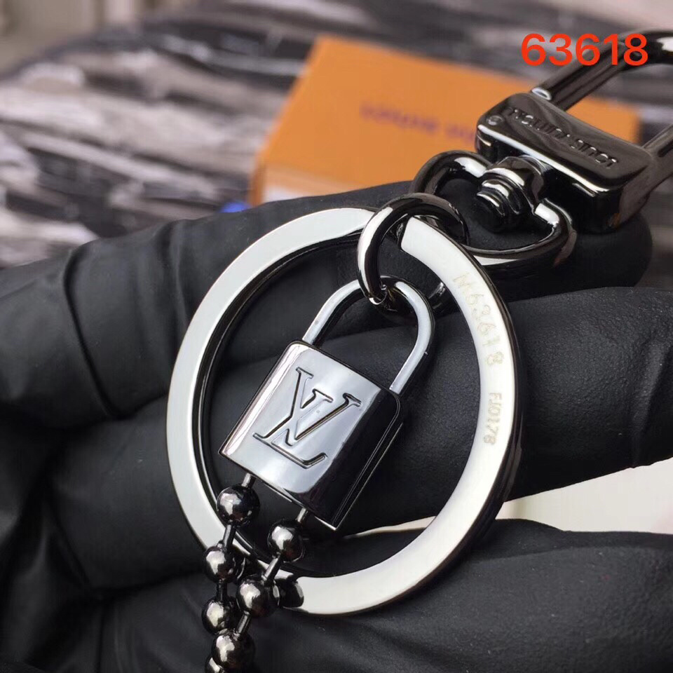 LV MONOGRAM ID TAB BAG CHARM AND KEY HOLDER M63618