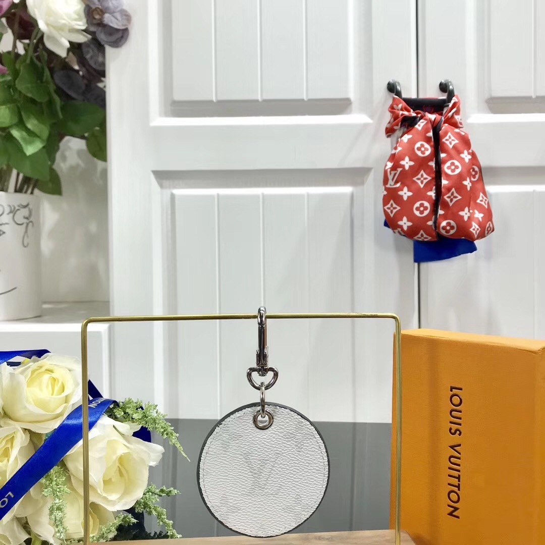 LV MONOGRAM LOGOS ILLUSTRE BAG CHARM AND KEY HOLDER M68300