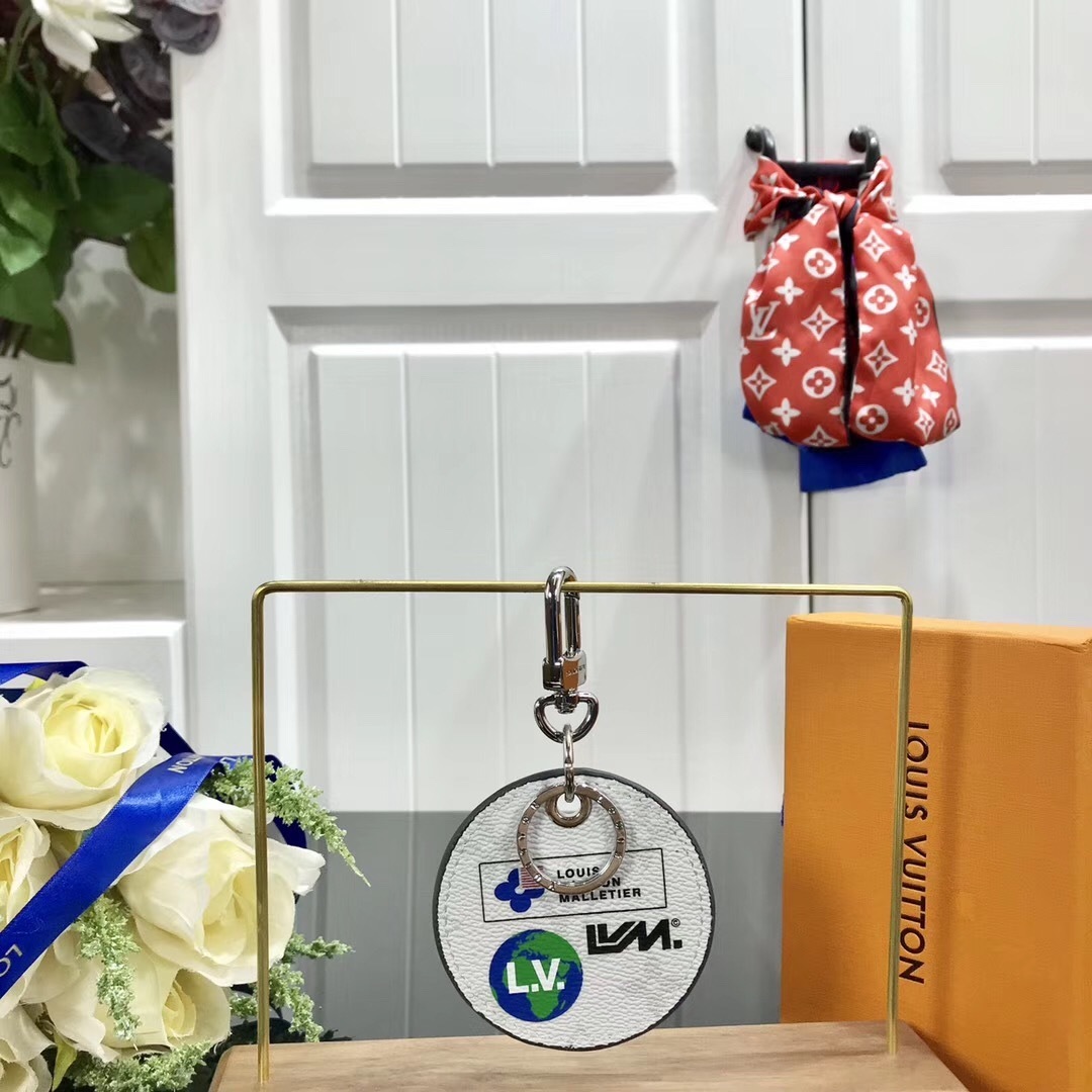 LV MONOGRAM LOGOS ILLUSTRE BAG CHARM AND KEY HOLDER M68300