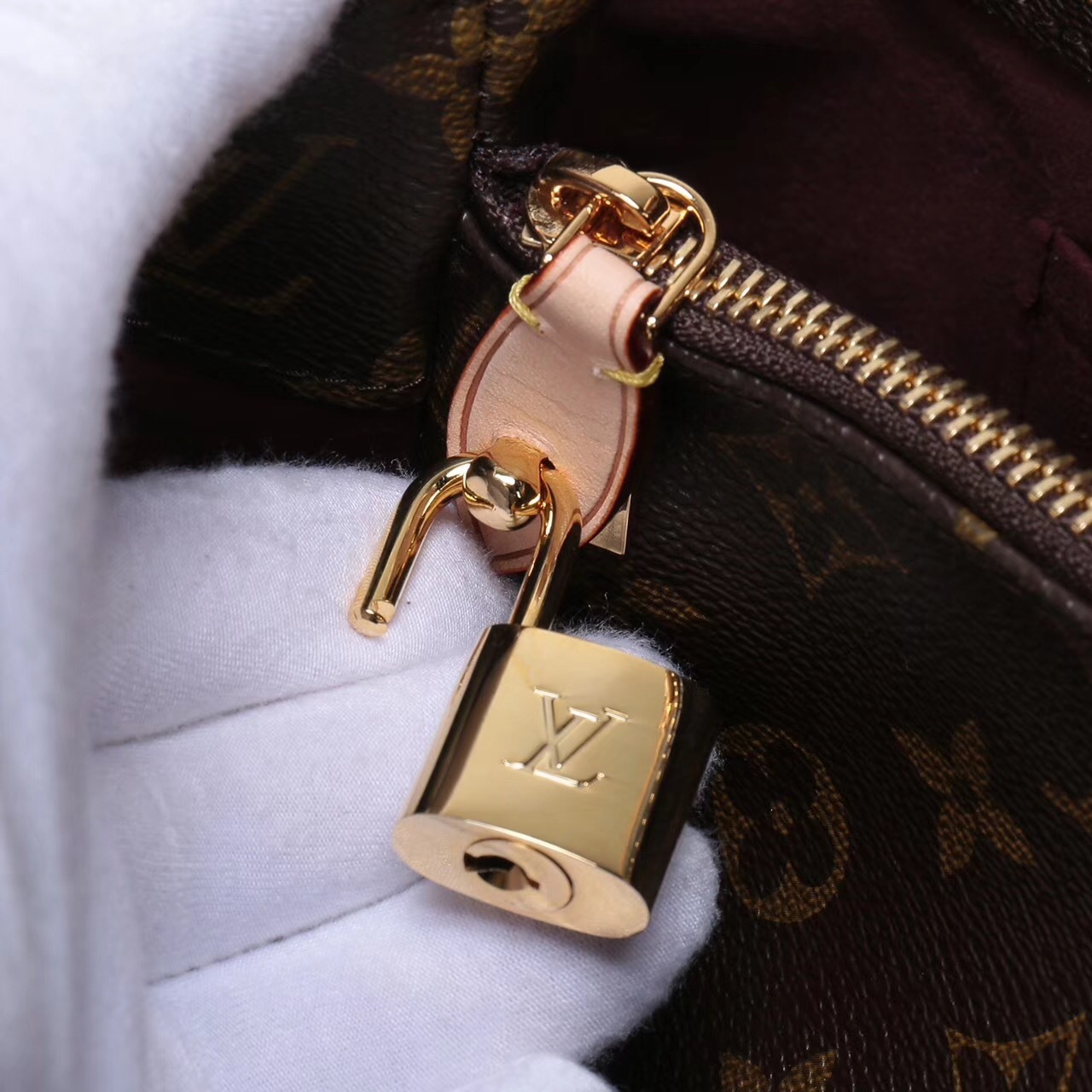 LV MONTAIGNE GM M41067YD