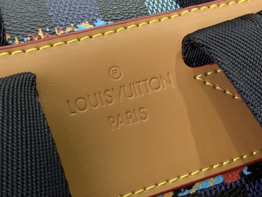 LV MONTSOURIS CARGO m40755