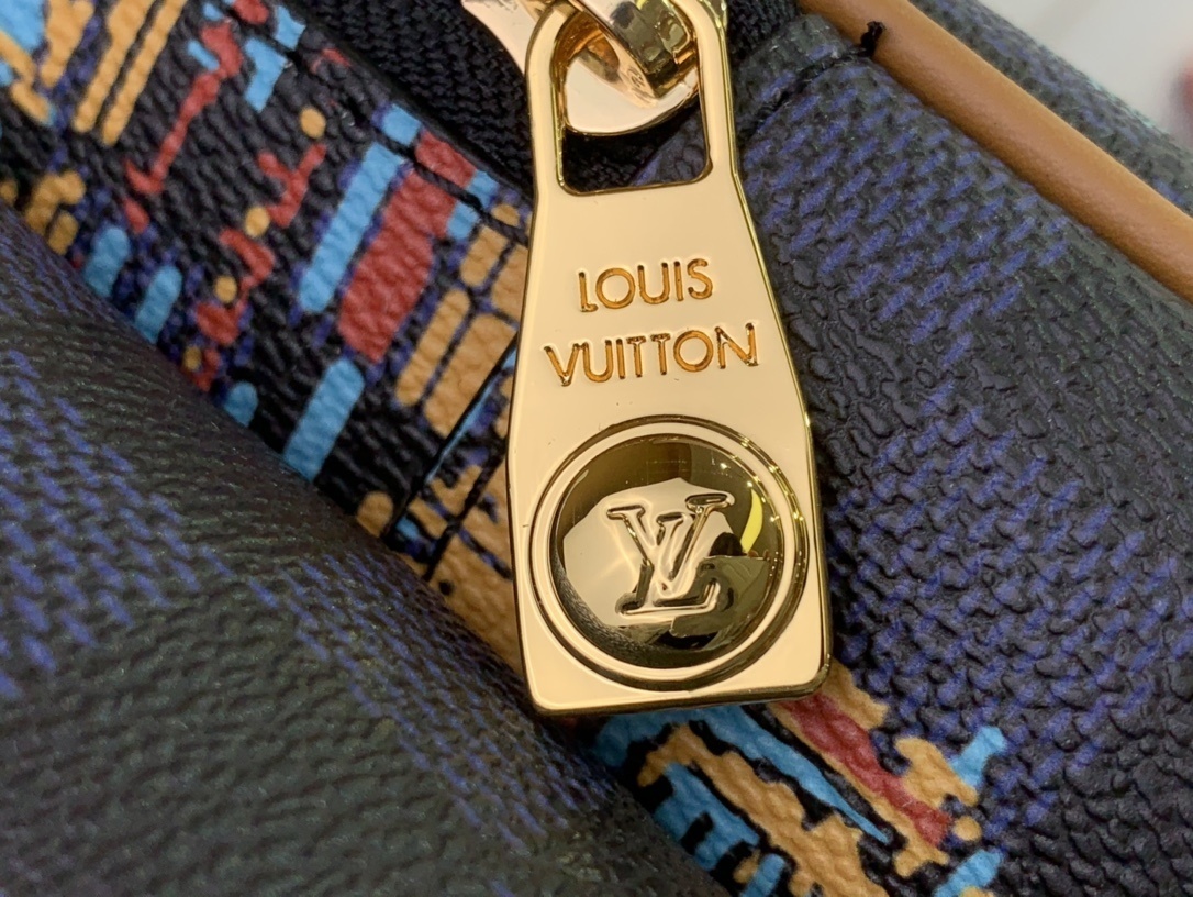 LV MONTSOURIS CARGO m40755