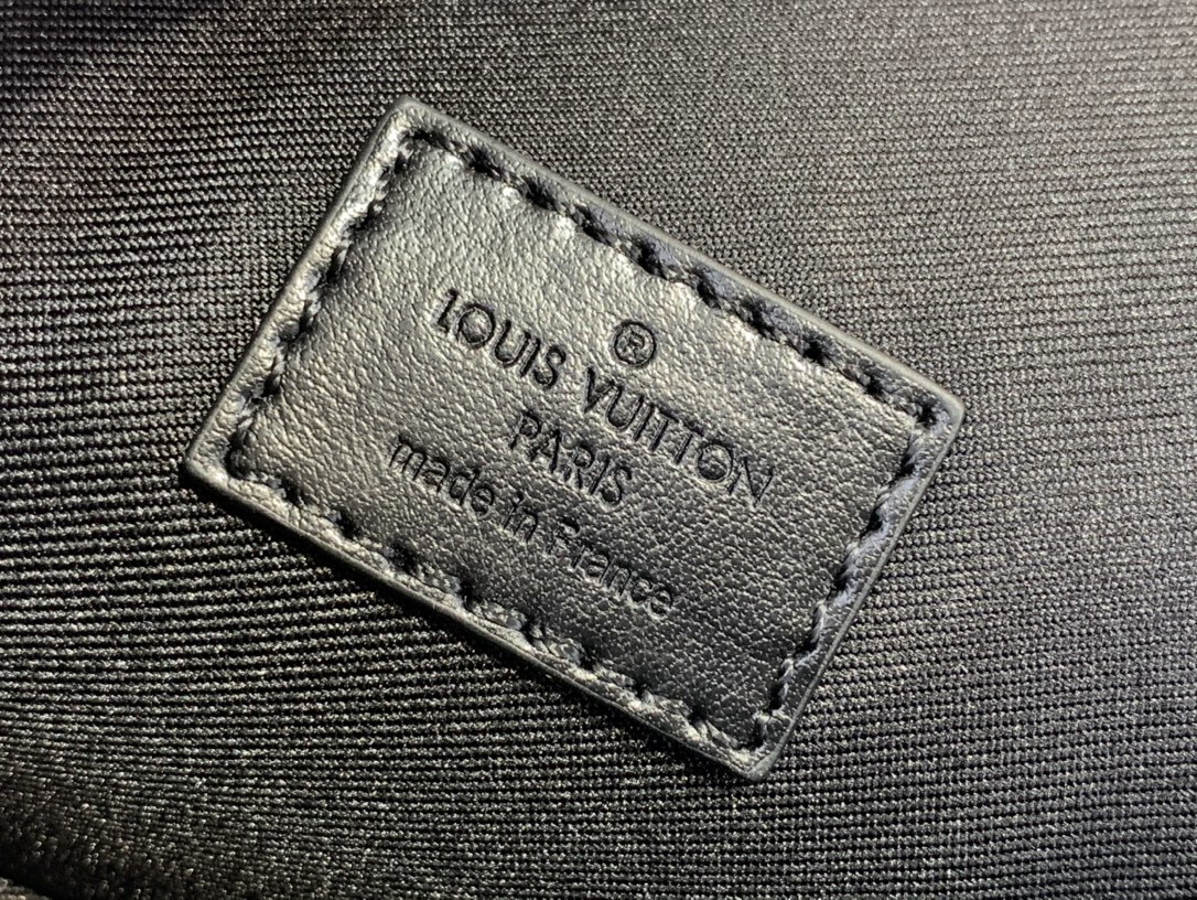 LV MONTSOURIS M83567