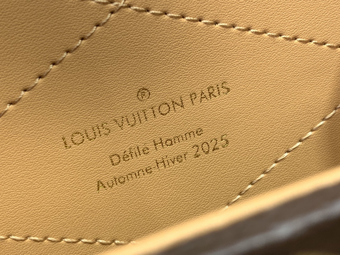 LV MONTSOURIS TRUNK m15166